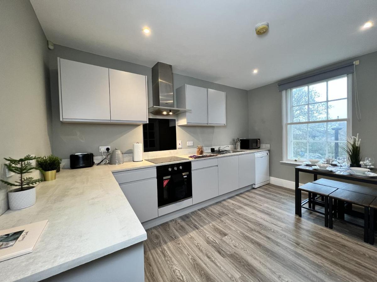 Luxurious Harrogate Penthouse With Free Parking Appartement Buitenkant foto